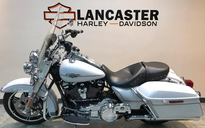 2020 Harley-Davidson® Road King® Stone Washed White Pearl