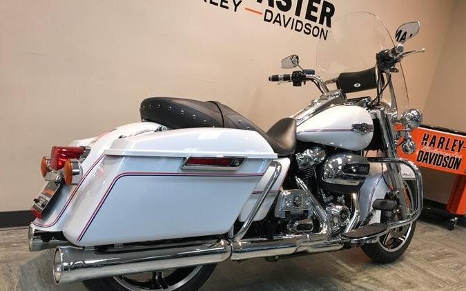 2020 Harley-Davidson Road King Stone Washed White Pearl FLHR