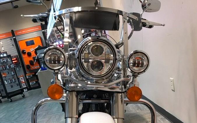 2020 Harley-Davidson Road King Stone Washed White Pearl FLHR