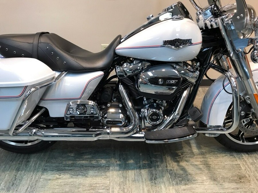 2020 Harley-Davidson® Road King® Stone Washed White Pearl