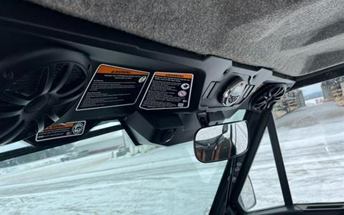 2022 Can-Am Defender Limited CAB HD10