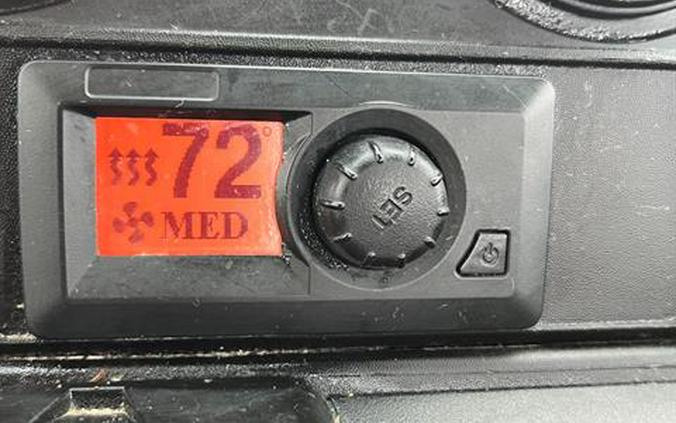 2022 Can-Am Defender Limited CAB HD10