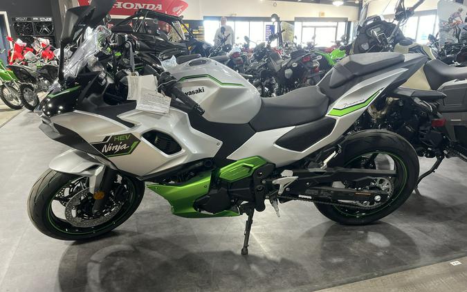 2024 Kawasaki Ninja 7 Hybrid First Look [12 Fast Facts; 40 Pics]