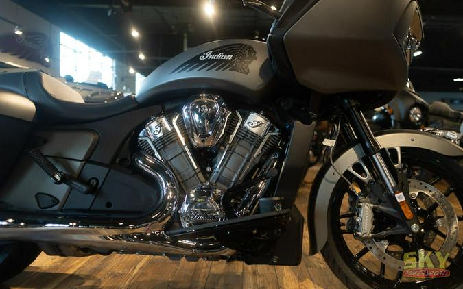 2023 Indian Motorcycle® Challenger® Titanium Smoke