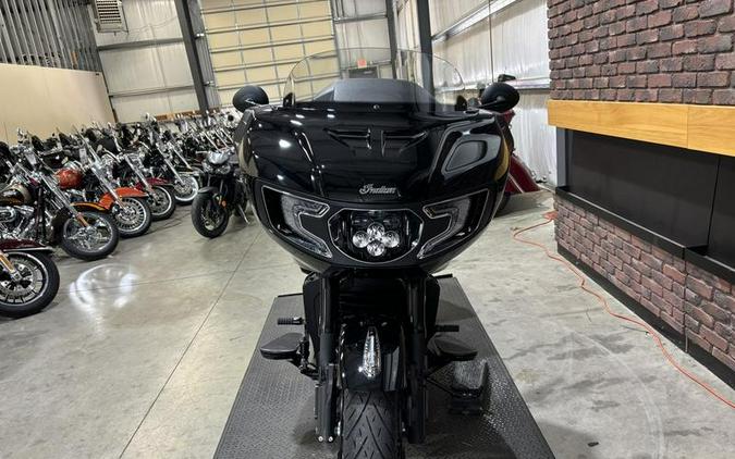 2024 Indian Motorcycle® Challenger® Black Metallic