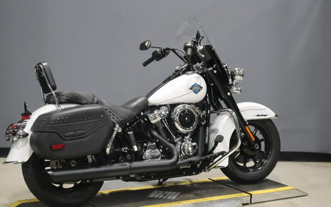 2025 Harley-Davidson® Heritage Classic FLHC