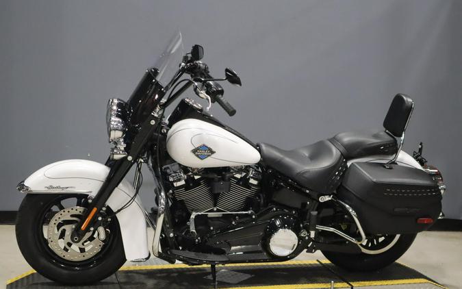 2025 Harley-Davidson® Heritage Classic FLHC