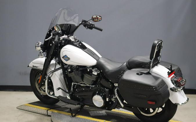 2025 Harley-Davidson® Heritage Classic FLHC