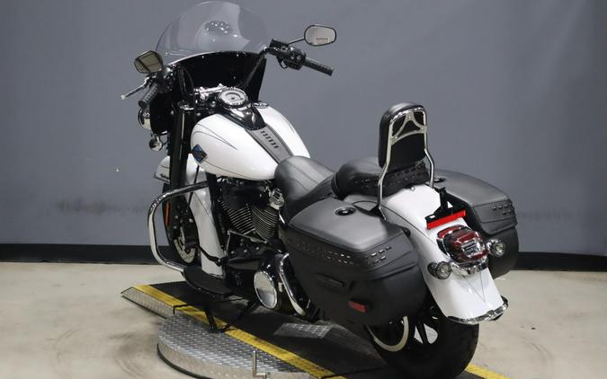 2025 Harley-Davidson® Heritage Classic FLHC
