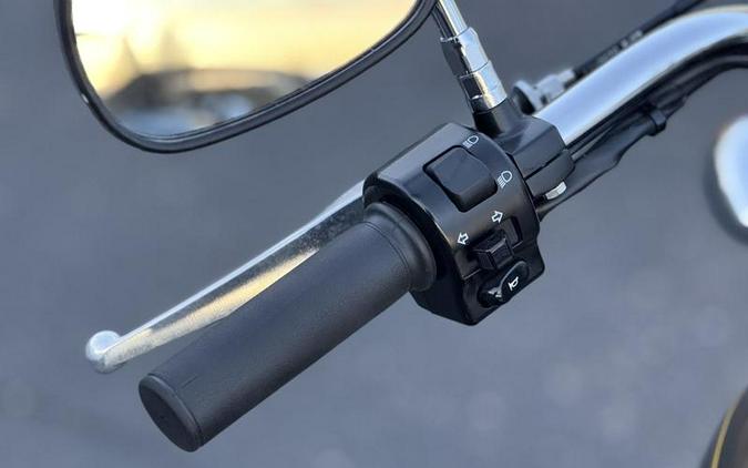 2023 Kawasaki Vulcan® 900 Classic