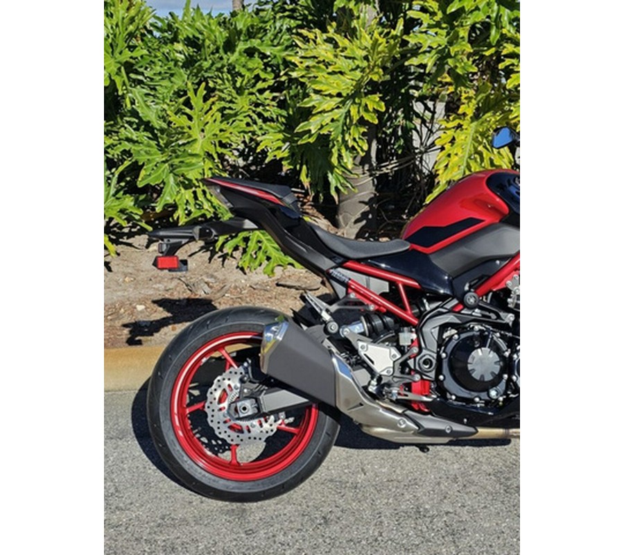 2024 Kawasaki Z900 ABS Candy Persimmon Red/Ebony