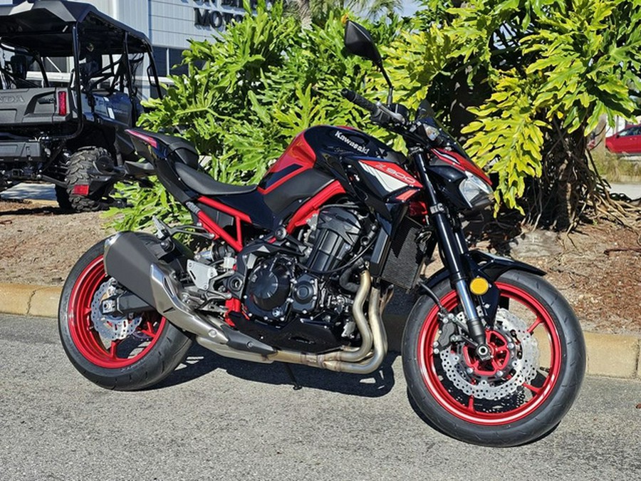 2024 Kawasaki Z900 ABS Candy Persimmon Red/Ebony