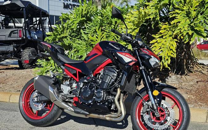 2024 Kawasaki Z900 ABS Candy Persimmon Red/Ebony