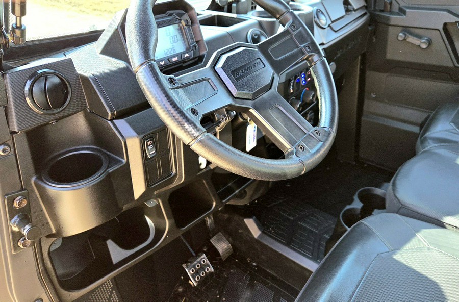 2023 Polaris RANGER 1000 Premium White Lightning - Full Cab+Heat!