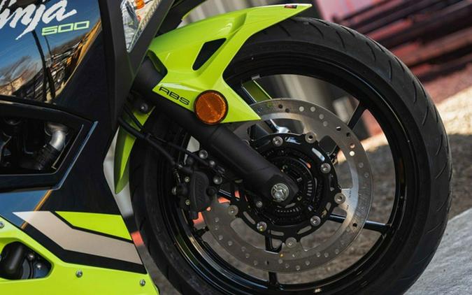 2026 Kawasaki Ninja 500 ABS Metallic Yellowish GreenEbony