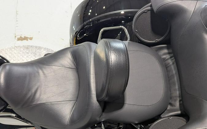 2022 Harley-Davidson® Tri Glide® Ultra Vivid Black