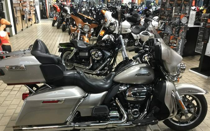 2018 Harley-Davidson® Electra Glide® Ultra Classic® Silver Fortune