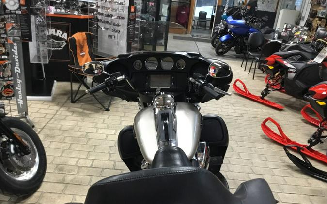 2018 Harley-Davidson® Electra Glide® Ultra Classic® Silver Fortune