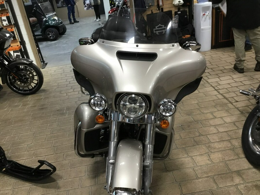 2018 Harley-Davidson® Electra Glide® Ultra Classic® Silver Fortune