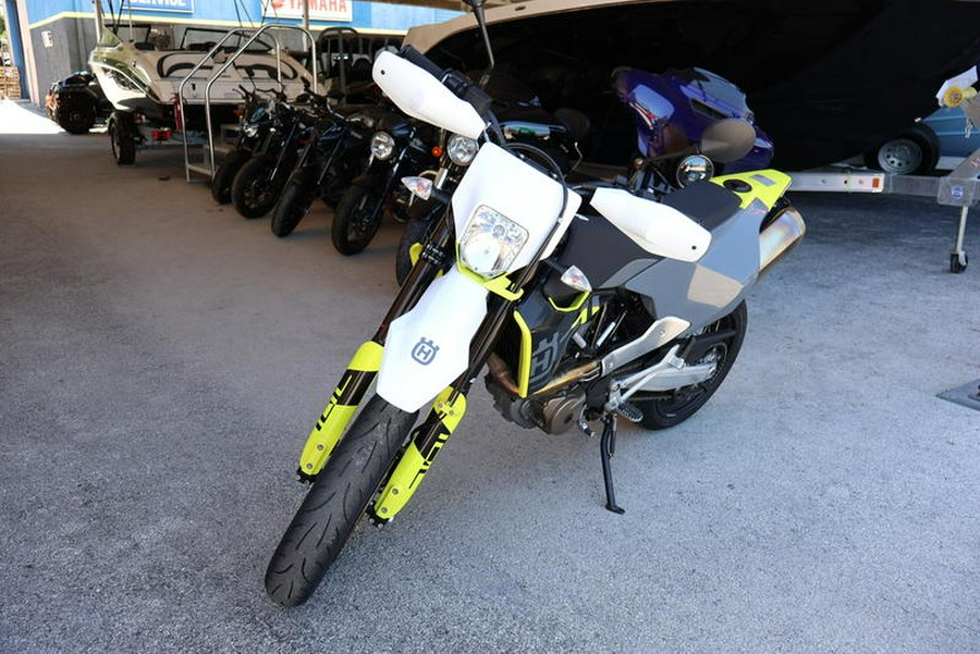 2023 Husqvarna® Supermoto 701