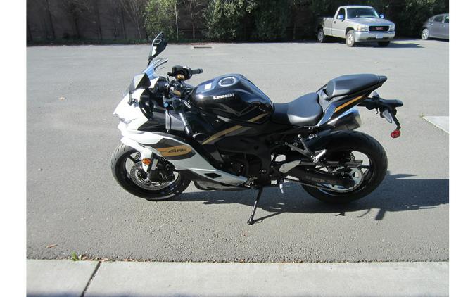 2026 NINJA ZX-4RR - Kawasaki
