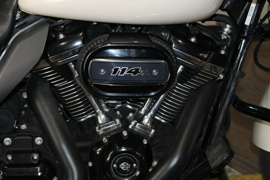 Harley-Davidson® Road Glide® Special 2021 Vivid Black - Black Finish