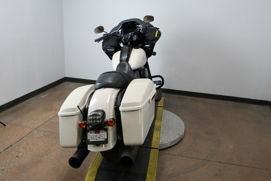 Harley-Davidson® Road Glide® Special 2021 Vivid Black - Black Finish