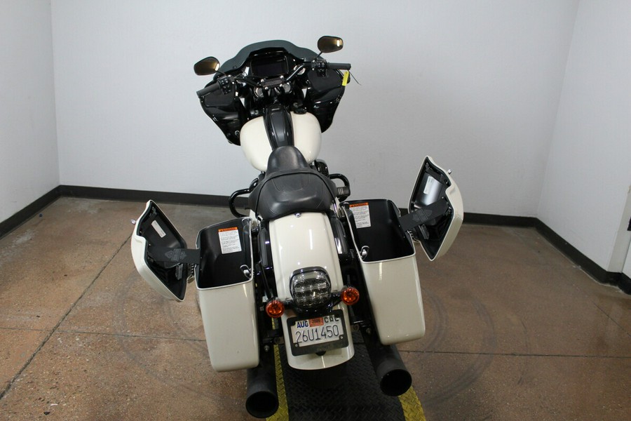 Harley-Davidson® Road Glide® Special 2021 Vivid Black - Black Finish