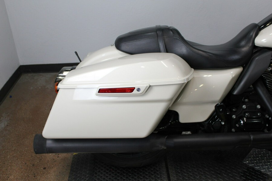 Harley-Davidson® Road Glide® Special 2021 Vivid Black - Black Finish