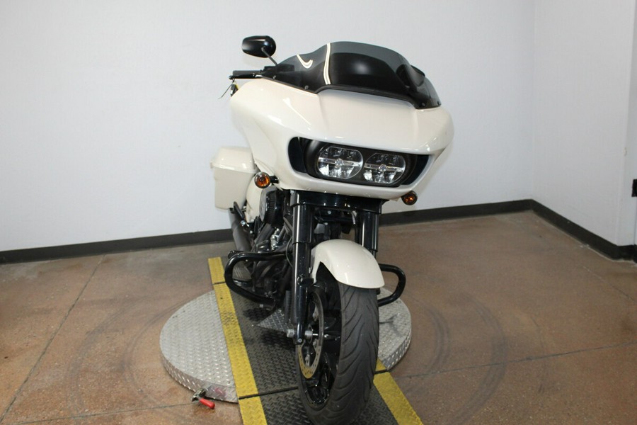 Harley-Davidson® Road Glide® Special 2021 Vivid Black - Black Finish