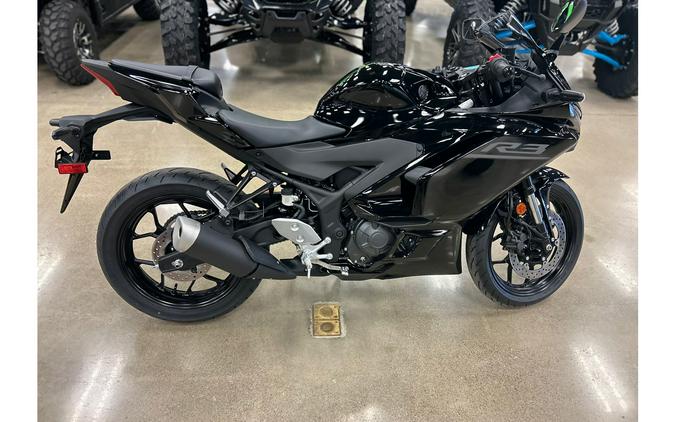 2026 YZF R3 - Yamaha