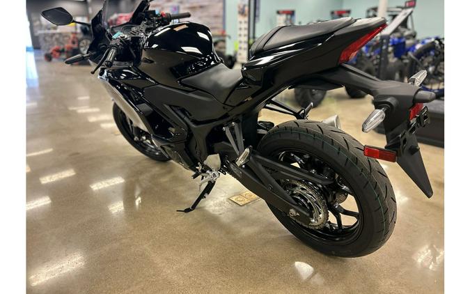 2026 YZF R3 - Yamaha