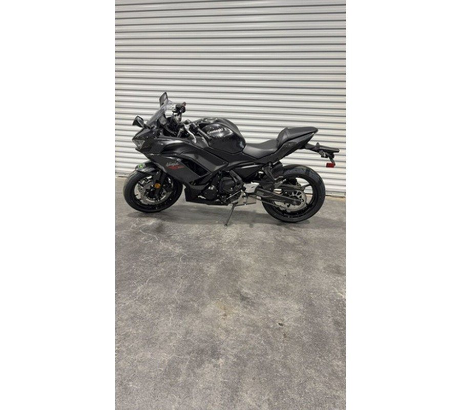 2026 Kawasaki Ninja 650 Base