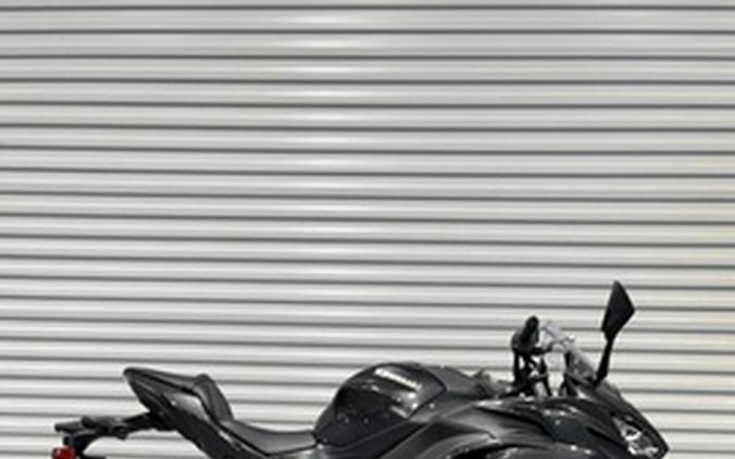 2026 Kawasaki Ninja 650 Base