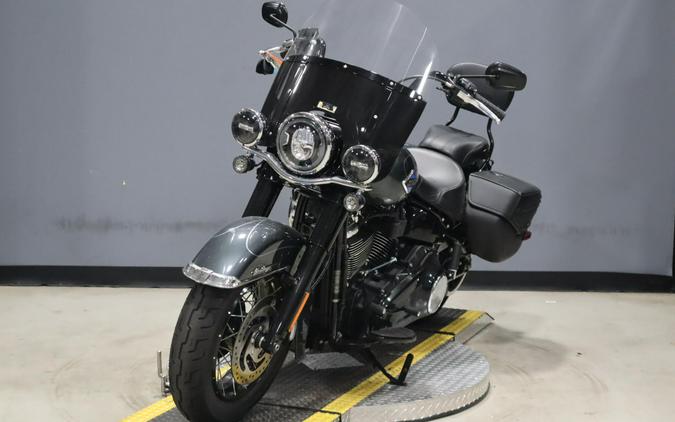 2025 Harley-Davidson® Heritage Classic FLHC