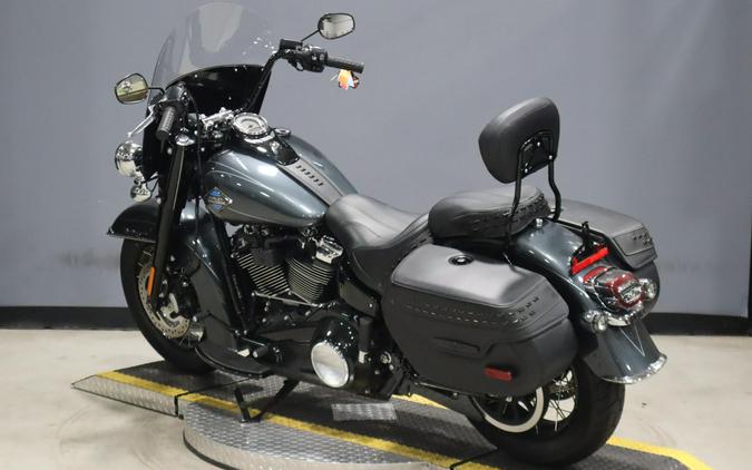 2025 Harley-Davidson® Heritage Classic FLHC