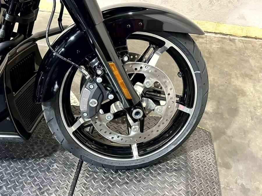 Harley-Davidson® Road Glide™ 2026 OLIV STL MTL/BLK W/ PINSTRI