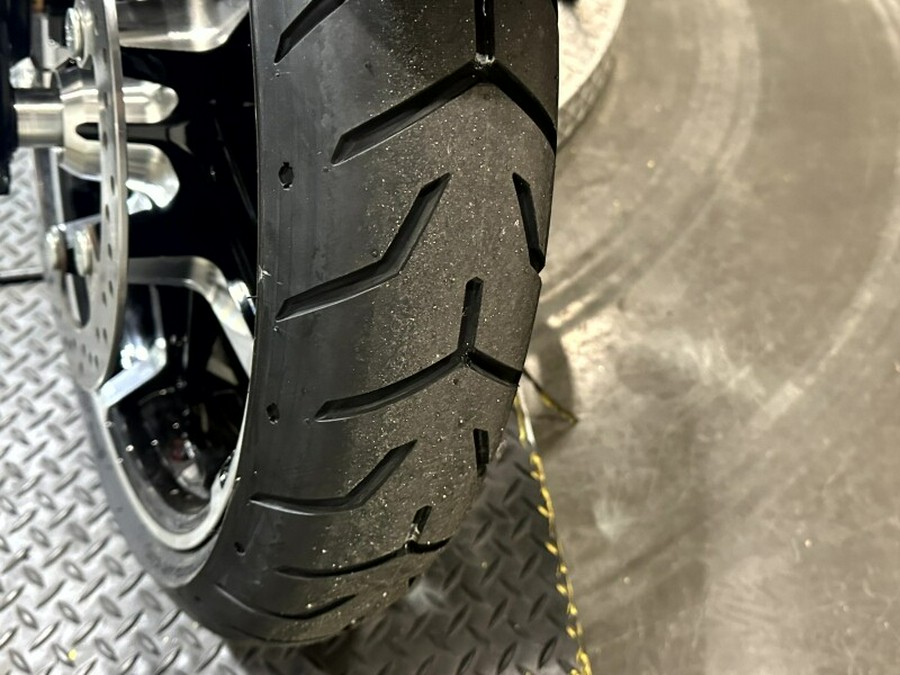 Harley-Davidson® Road Glide™ 2026 OLIV STL MTL/BLK W/ PINSTRI