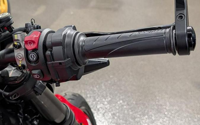 2026 Ducati MONSTER PLUS