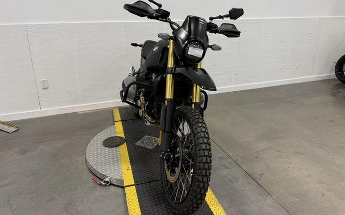 2026 BMW R 12 Black Storm Metallic G/S