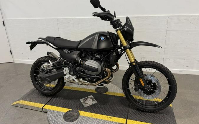 2026 BMW R 12 Black Storm Metallic G/S