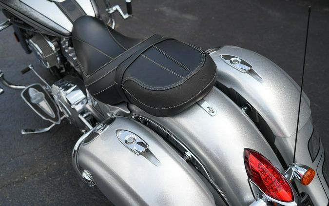 2018 Indian Motorcycle Chieftain Elite Black Hills Silver w/ Marble Accents