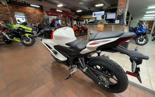 2026 Yamaha YZF-R3 ABS 70TH ANNIVERSARY EDITION