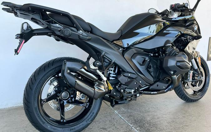 2026 BMW R1300RS