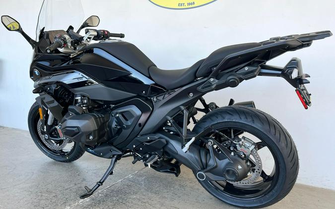 2026 BMW R1300RS