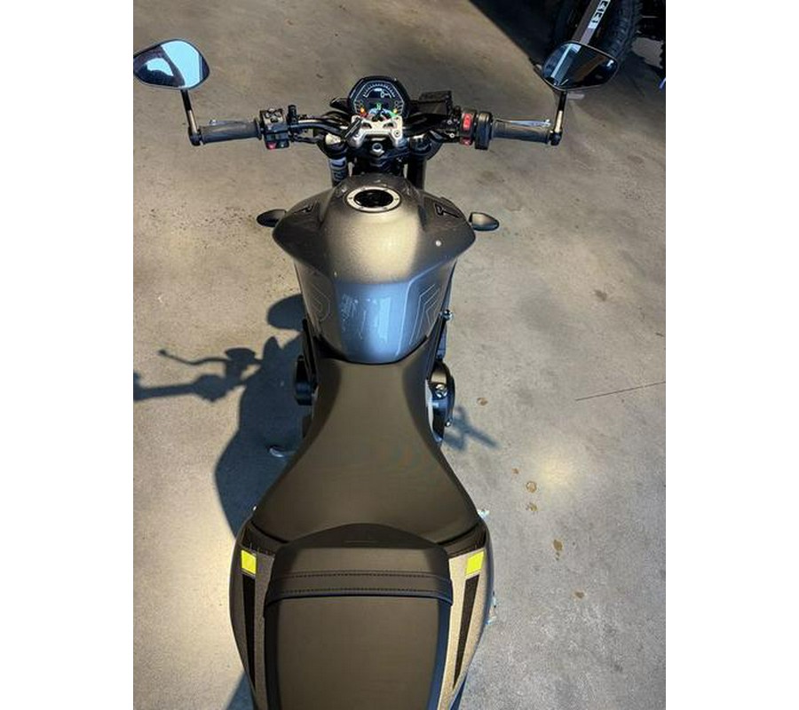2024 Triumph Street Triple 765 R Silver Ice