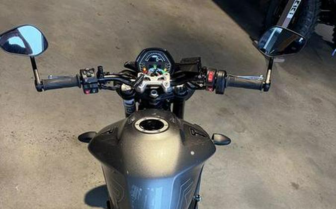 2024 Triumph Street Triple 765 R Silver Ice