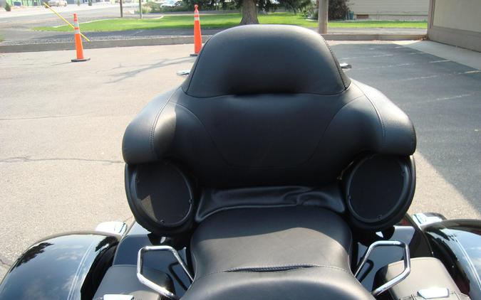 2024 Harley-Davidson® Tri Glide® Ultra Vivid Black
