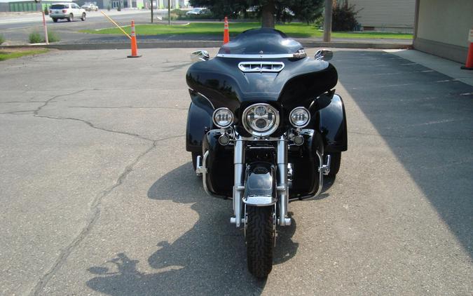 2024 Harley-Davidson® Tri Glide® Ultra Vivid Black