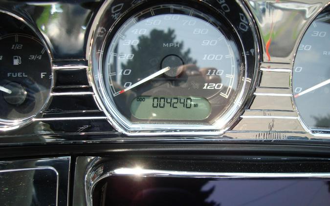 2024 Harley-Davidson® Tri Glide® Ultra Vivid Black